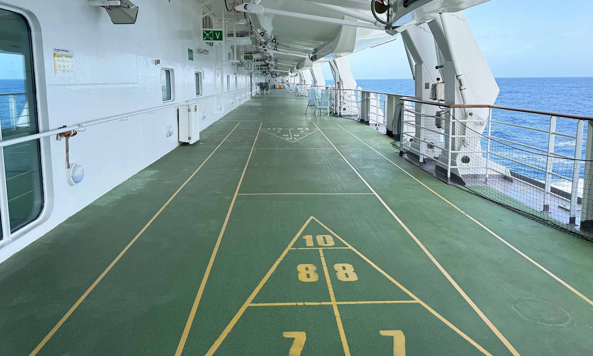 AIDAdiva Shuffleboard