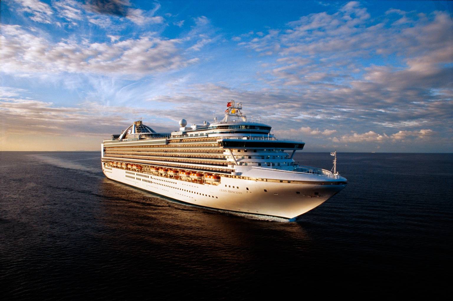Crown Princess KreuzfahrtSchiff Bewertungen & Bilder