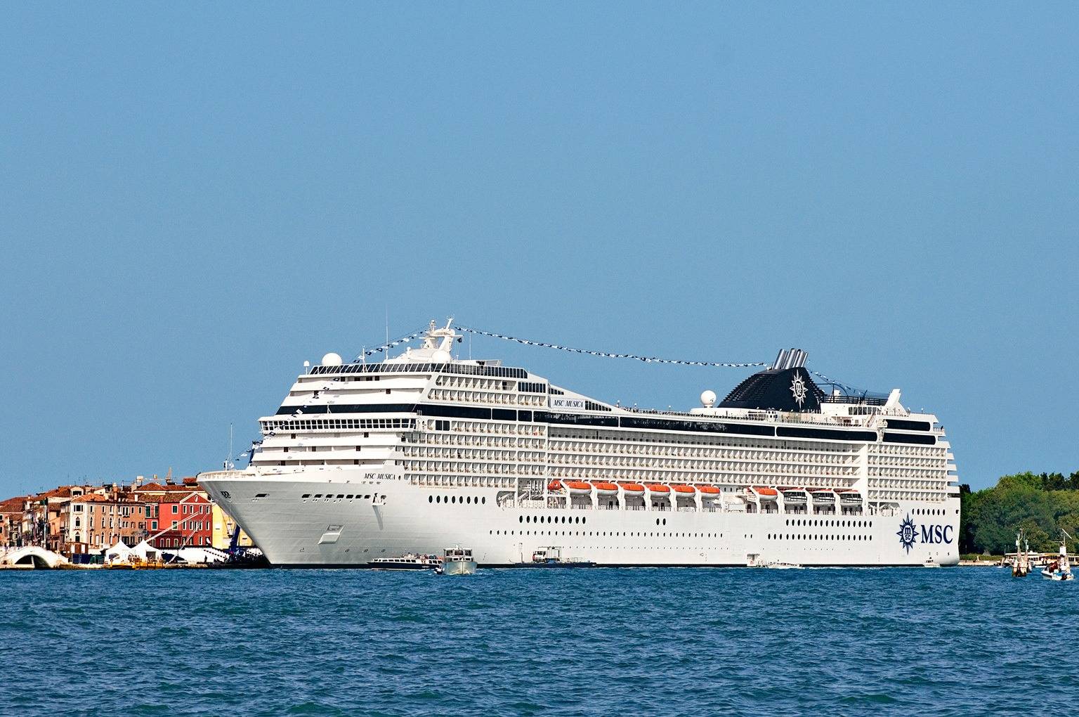 MSC Musica Route, Ausstattung & Bordsprache >> Reisen