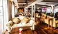 Mekong Navigator Le Salon with bar