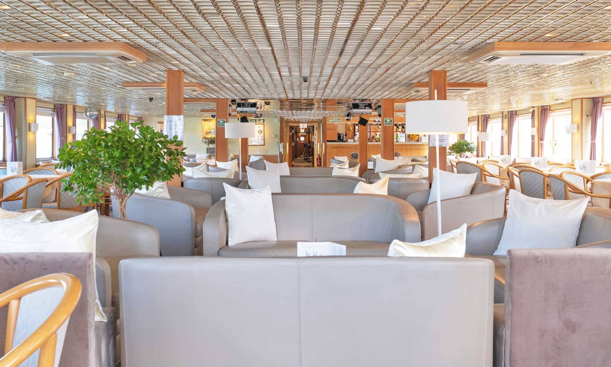 La Belle de Cadix Lounge Bar