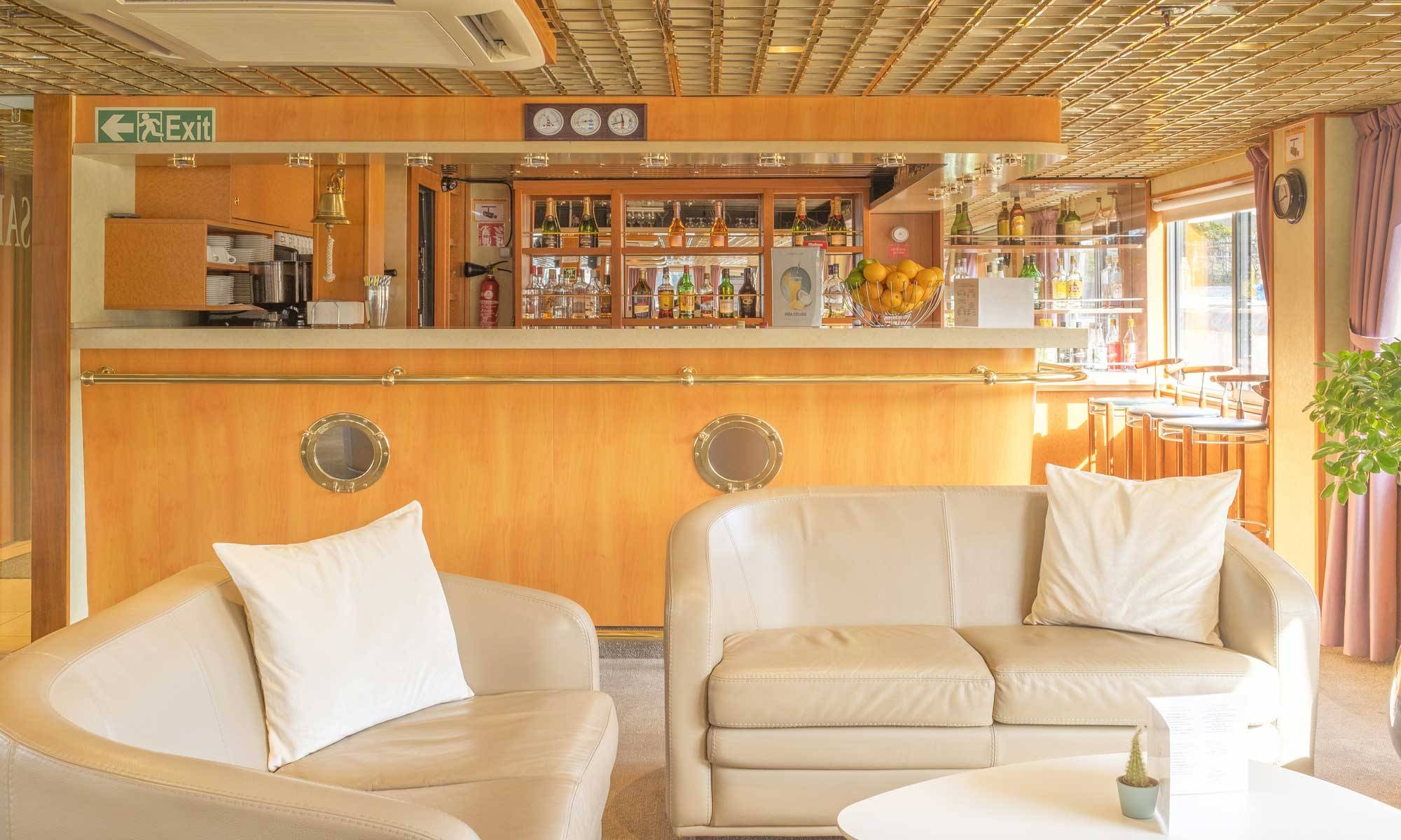 La Belle de Cadix Lounge Bar