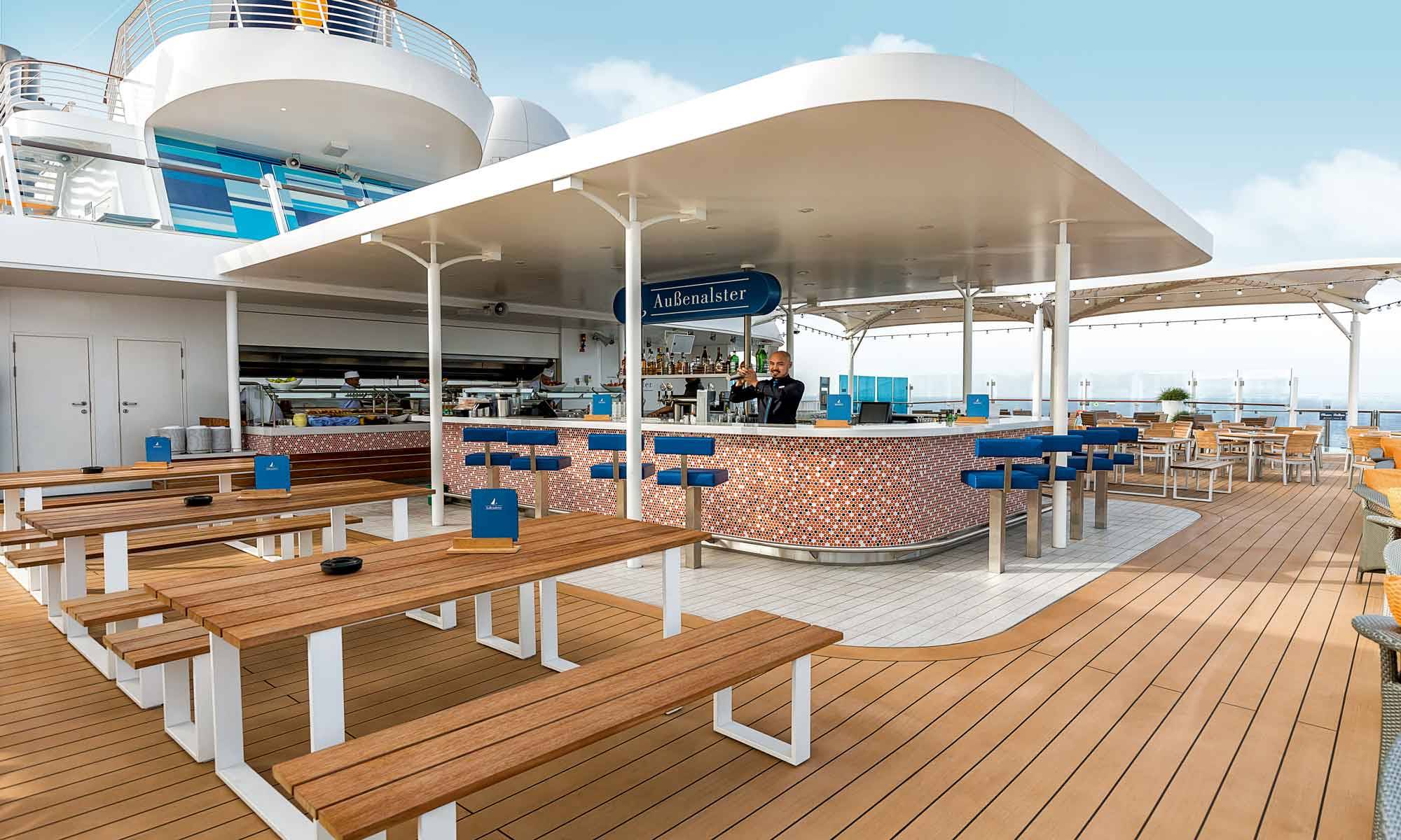 Mein Schiff 3 Außenalster Bar & Grill