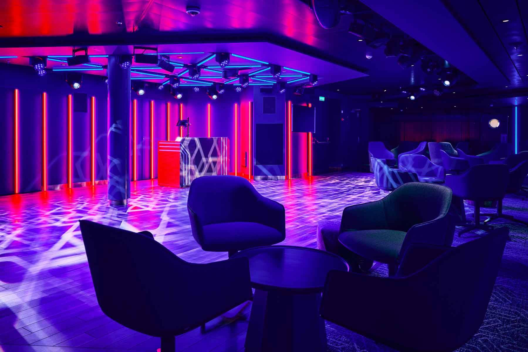 Mein Schiff Relax D4 - Club and Lounge