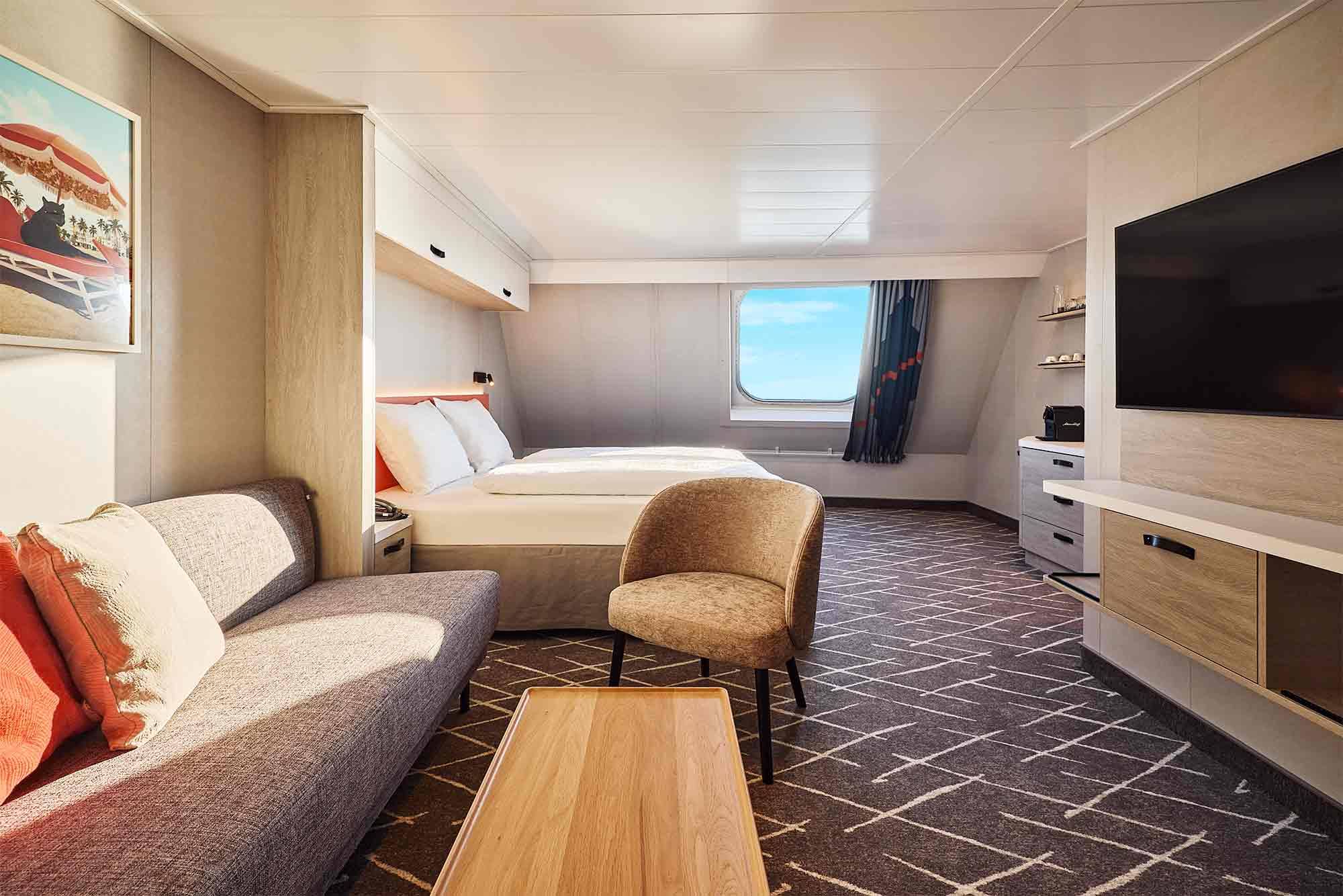 Mein Schiff Relax oceanview stateroom family