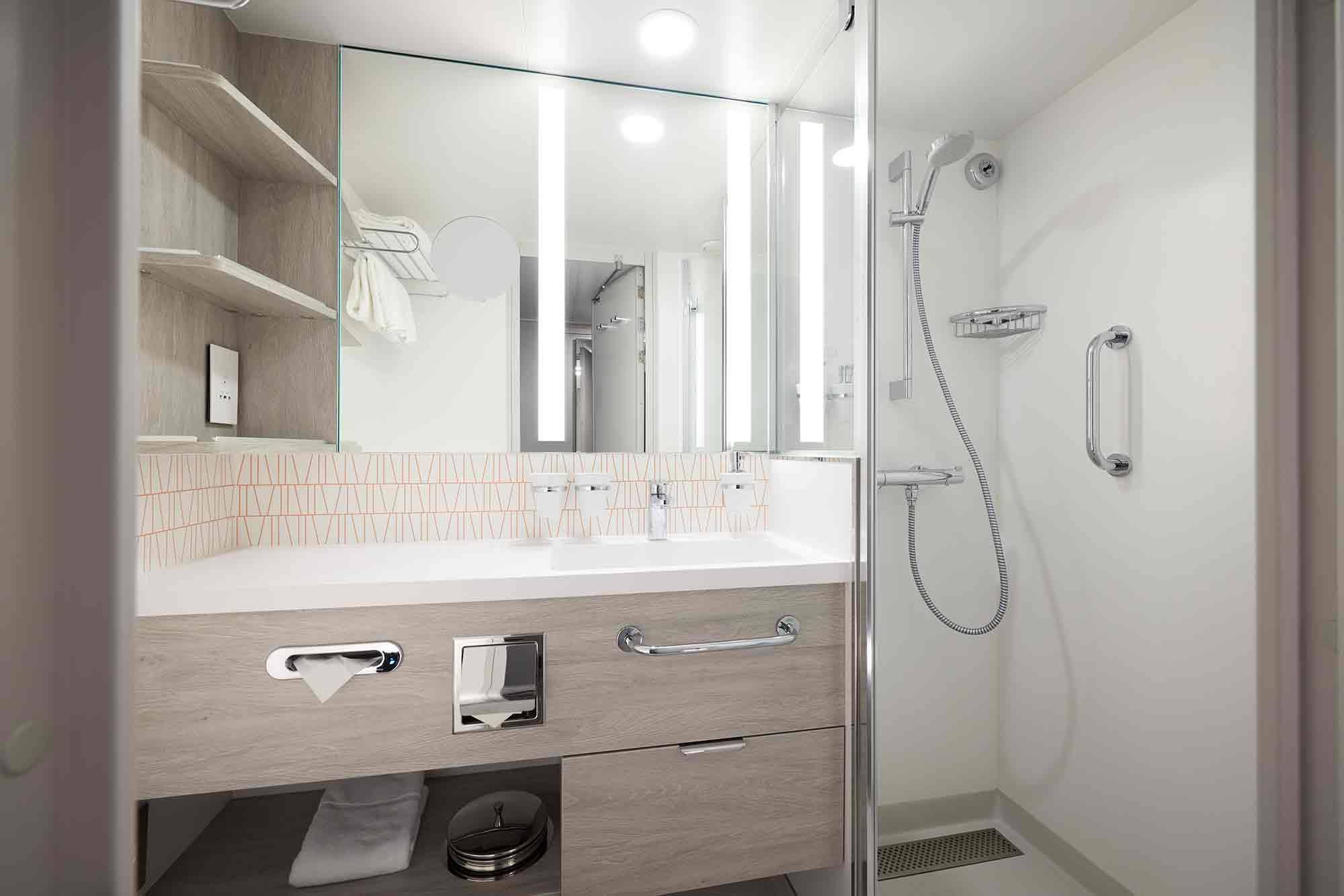 Mein Schiff Relax bathroom in all standard staterooms