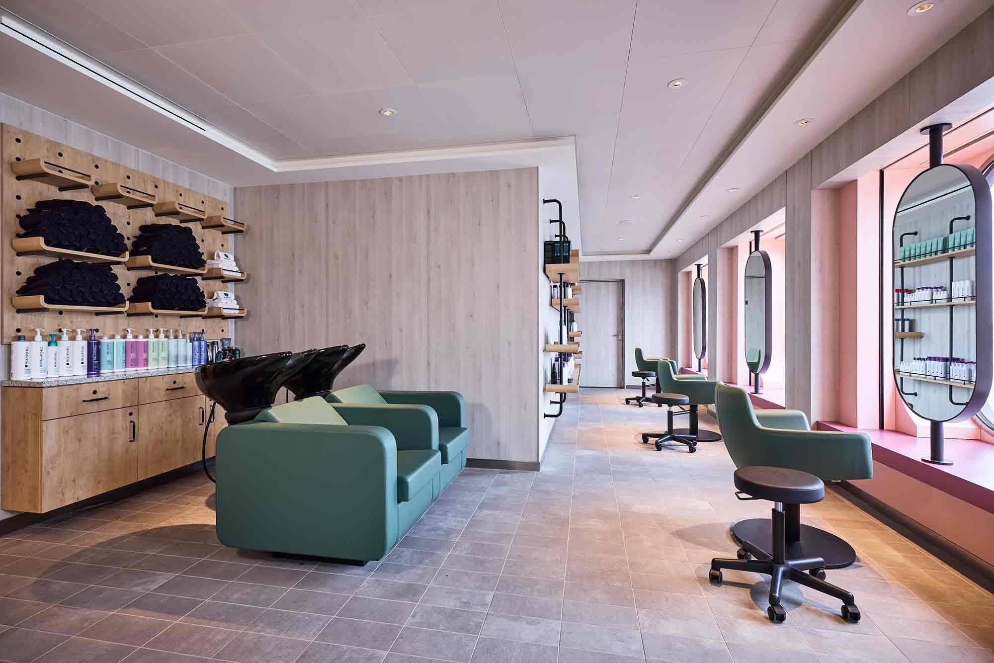 Mein Schiff Relax hairdresser