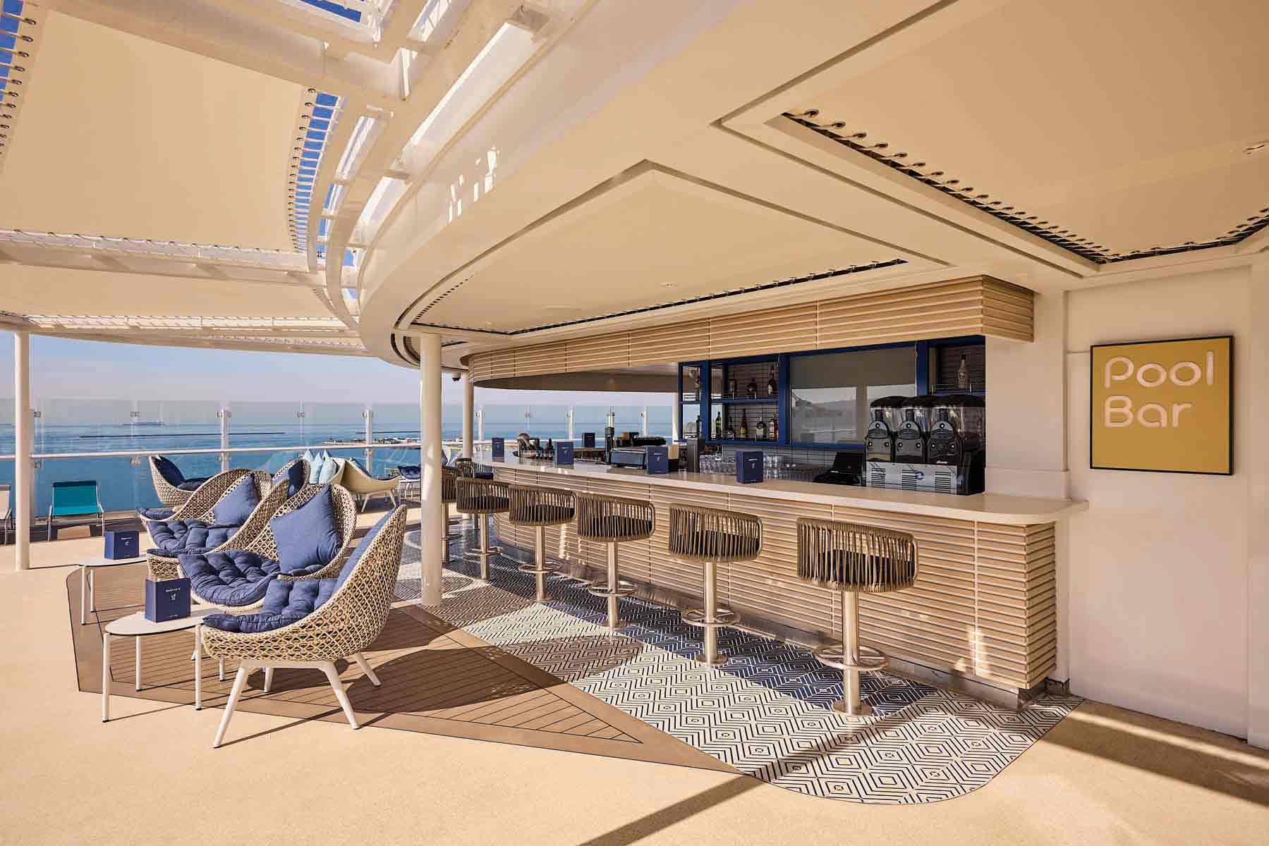 Mein Schiff Relax Pool bar