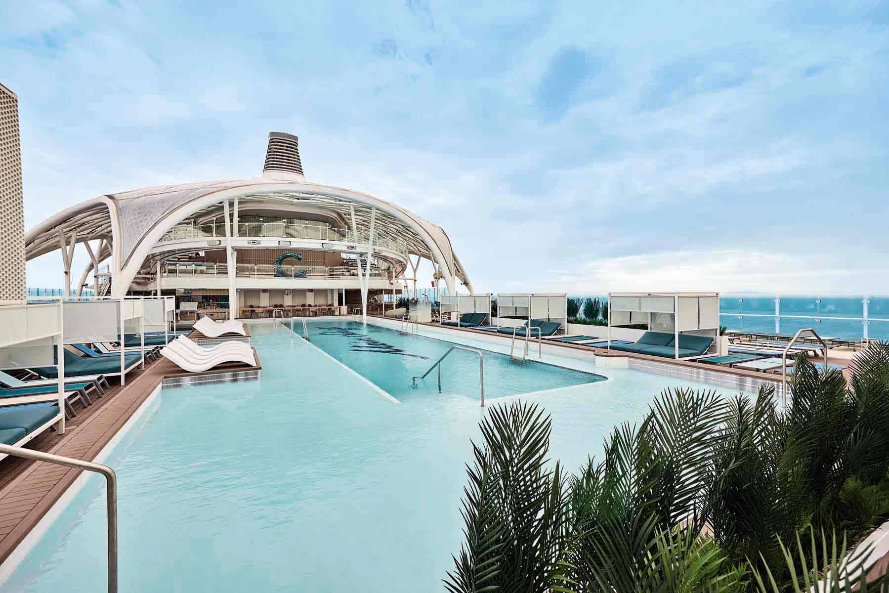 Mein Schiff Relax Pool under/near the Marcoon roof