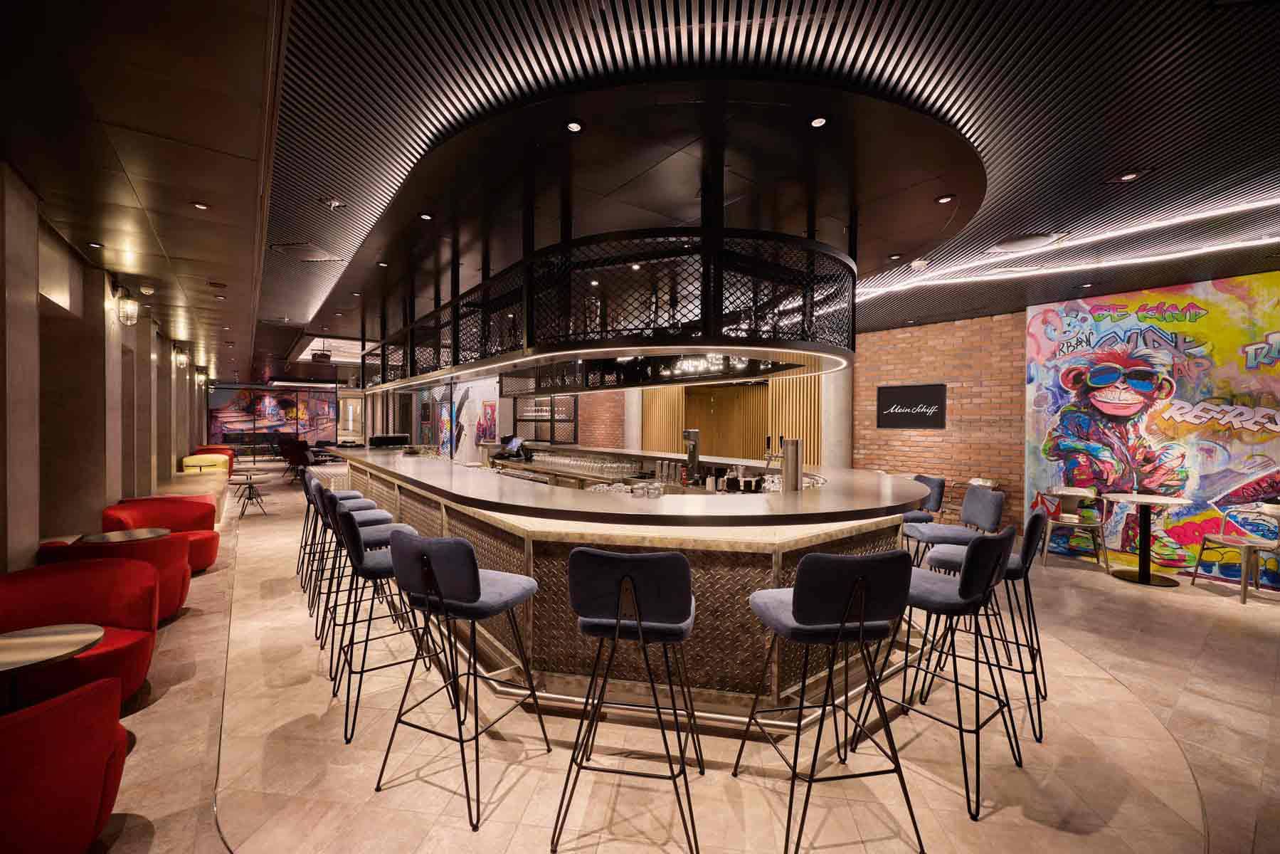 Mein Schiff Relax Street Art Bar