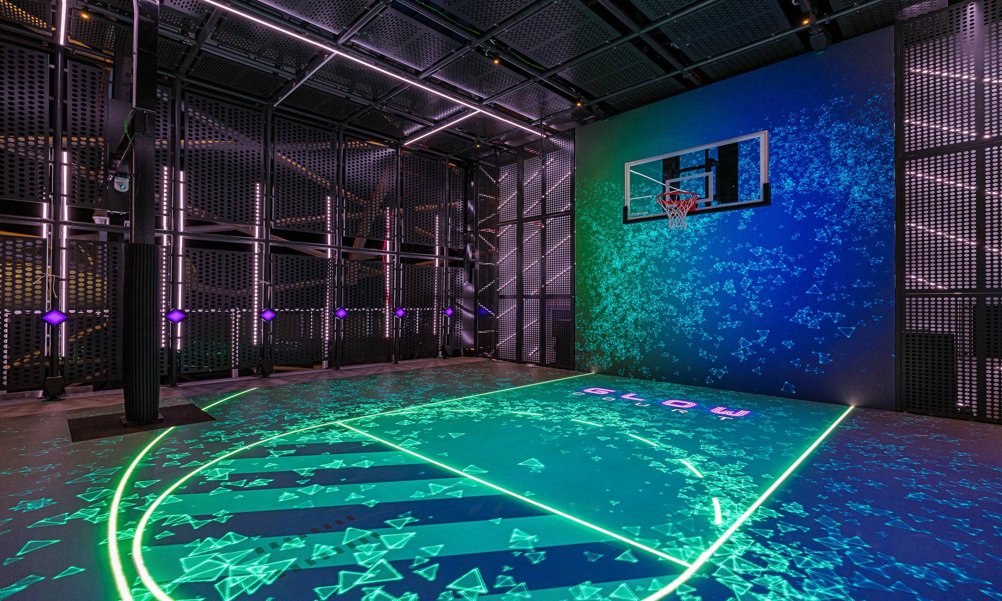 Norwegian Aqua Glow Court
