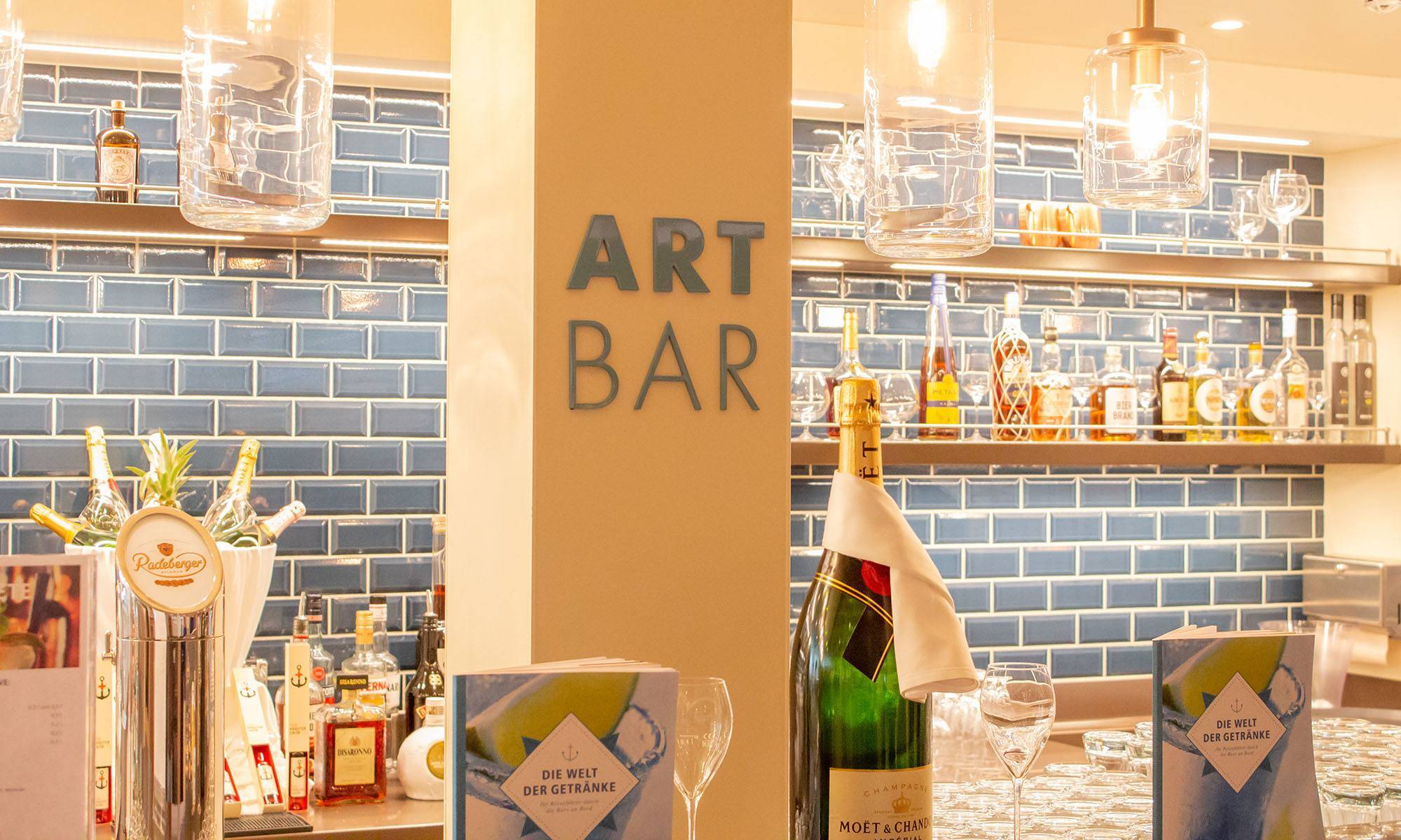 AIDA nova Art Bar