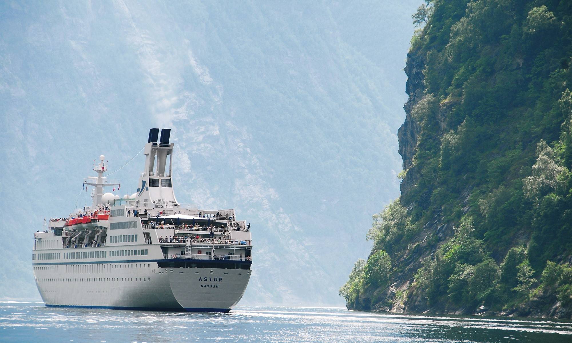 Astor Schiffsansicht in Norwegen