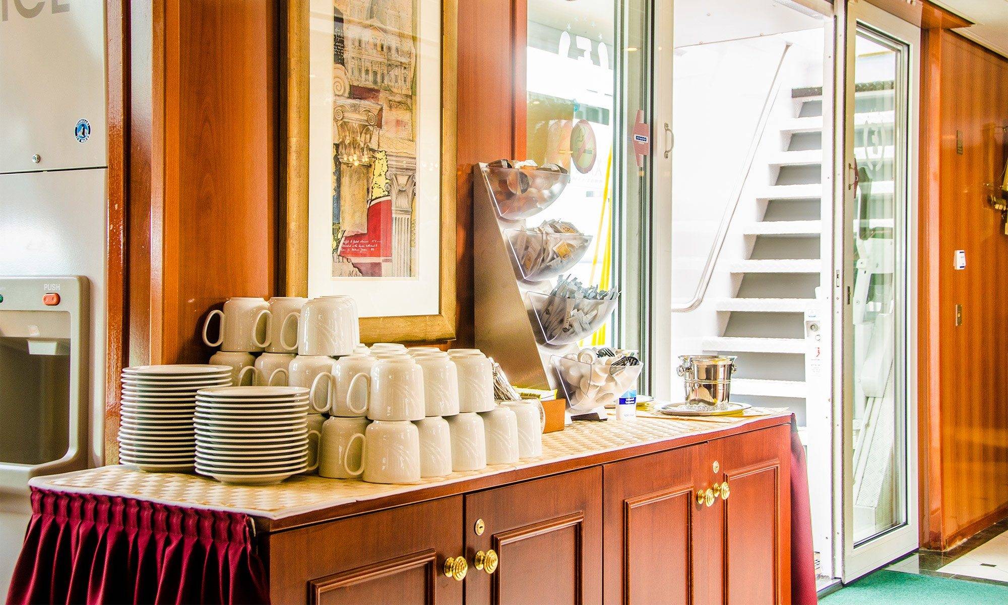 Elegant Lady Kaffee- und Teestation