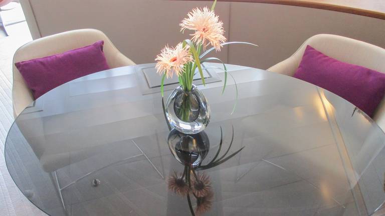 Hanseatic Nature Grand Suite dining area