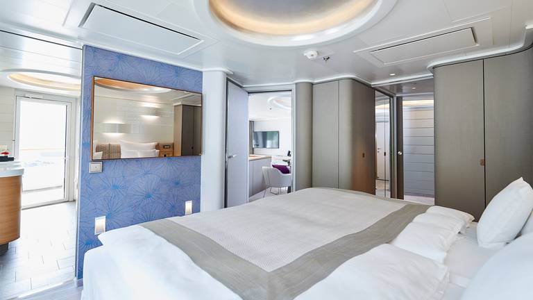 Hanseatic Nature Grand Suite bedroom