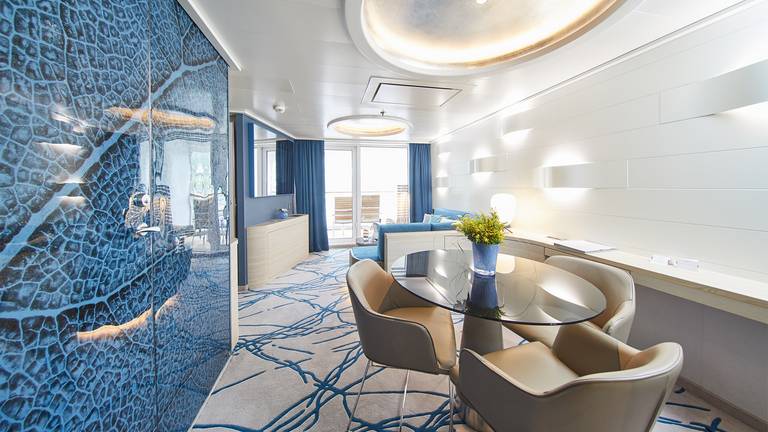 Hanseatic Nature Junior Suite livingroom