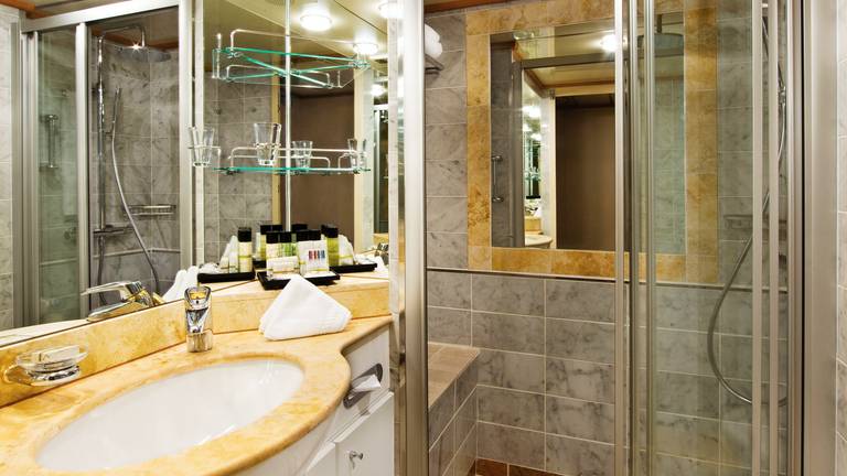 View Seven Seas Mariner: