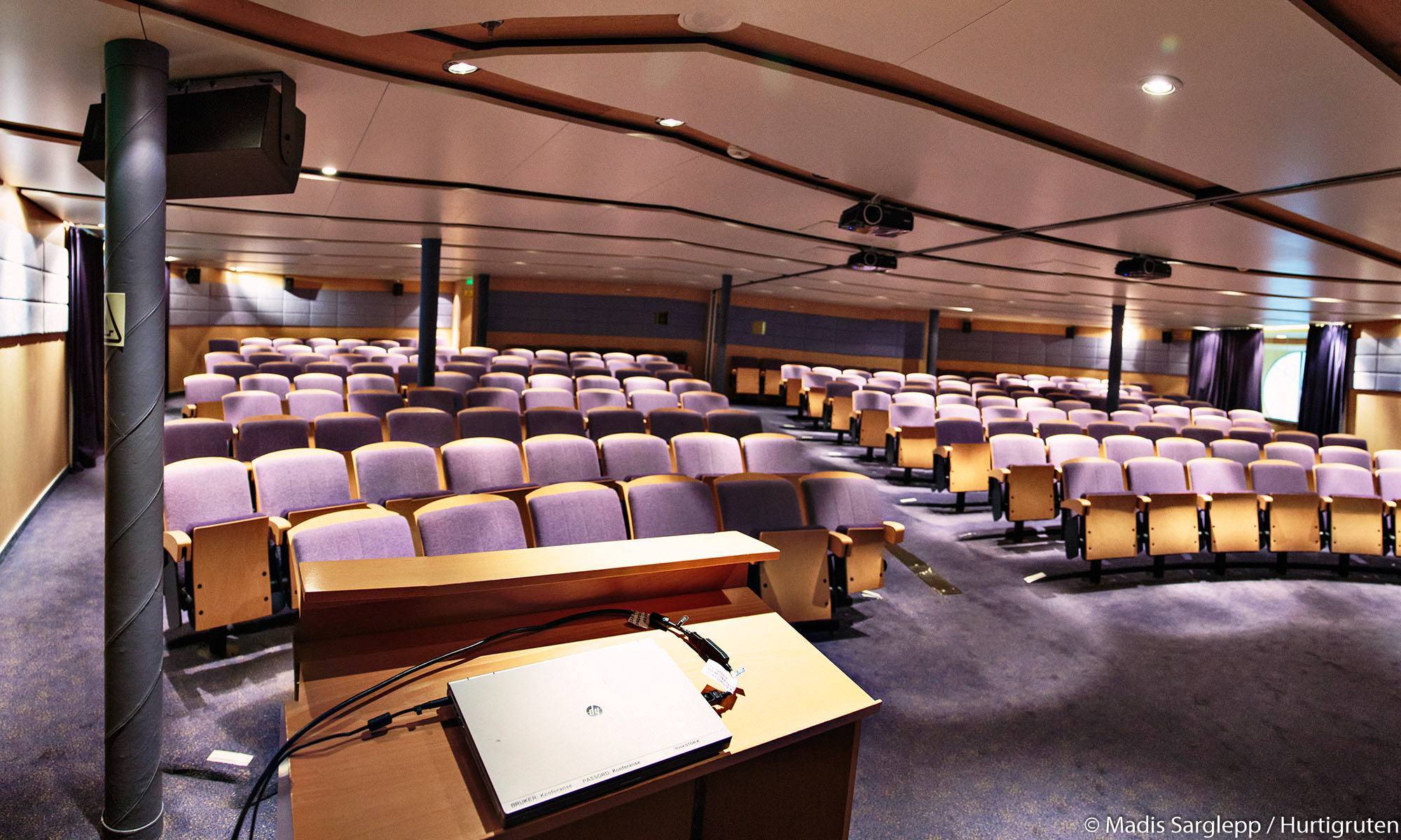 Midnatsol lecture area