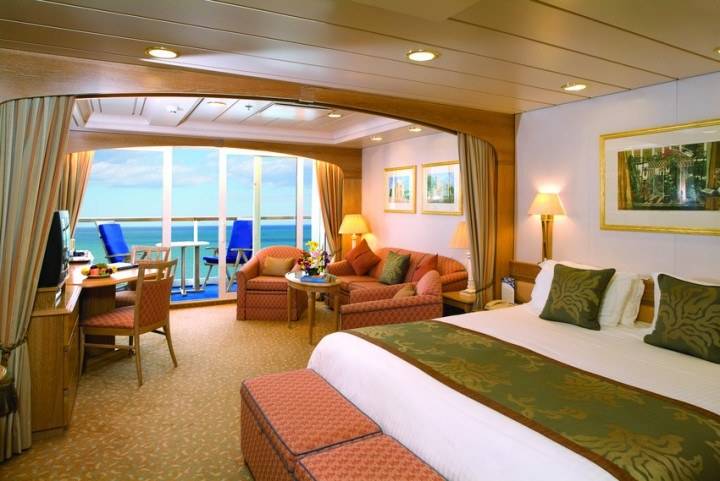 Aurora Cruise Ship For Adults Only | Review & Itineraries