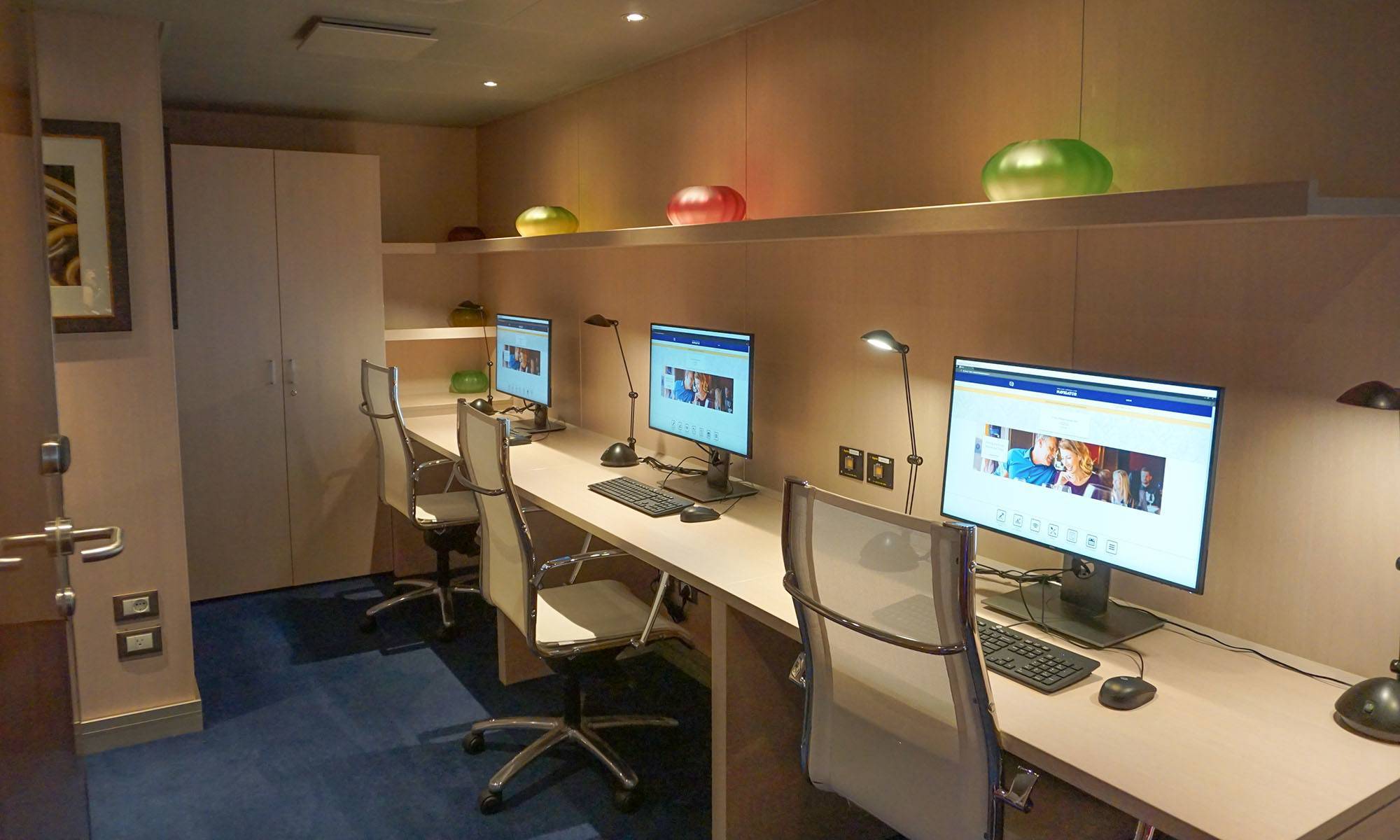 Nieuw Statendam Internet Cafe