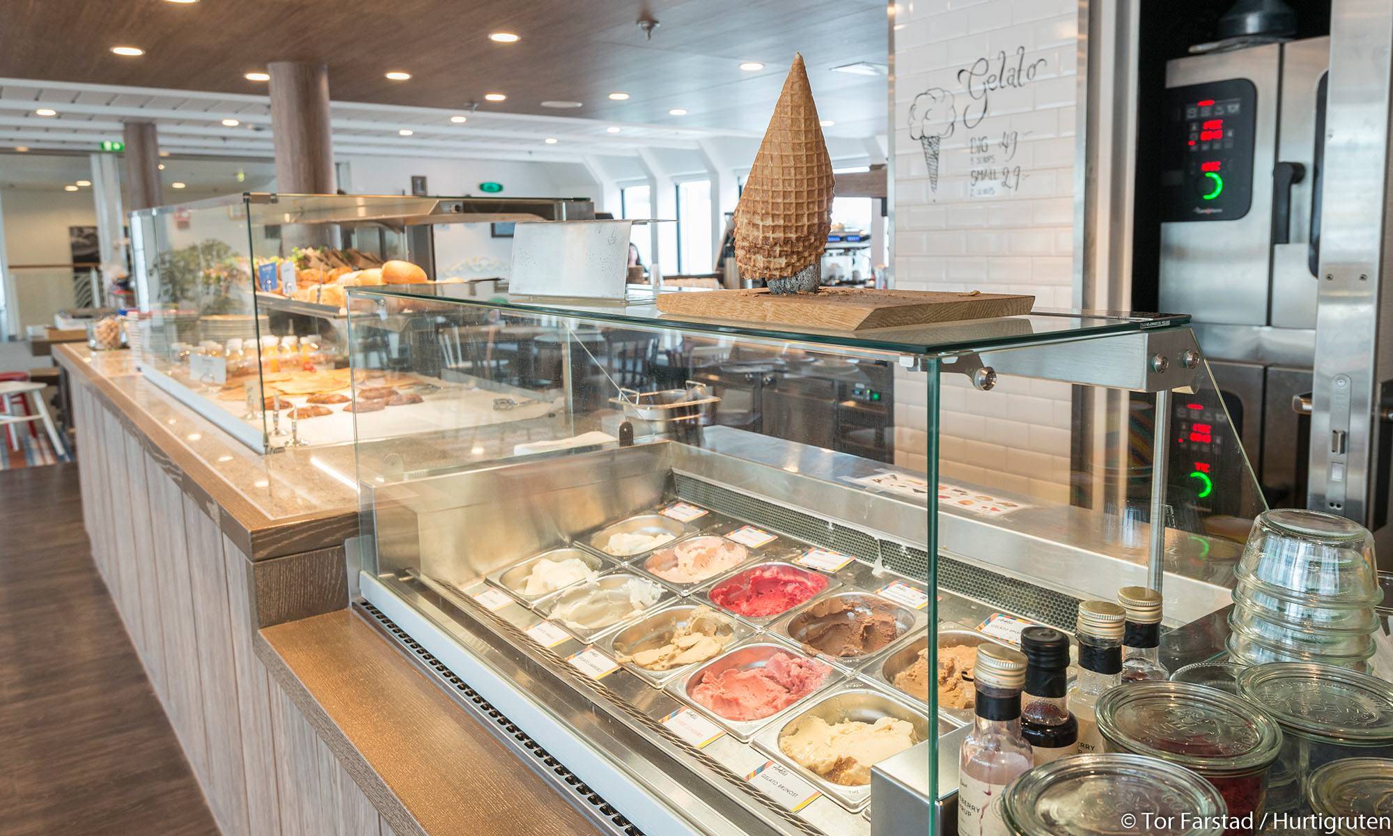 Polarlys ice creme counter
