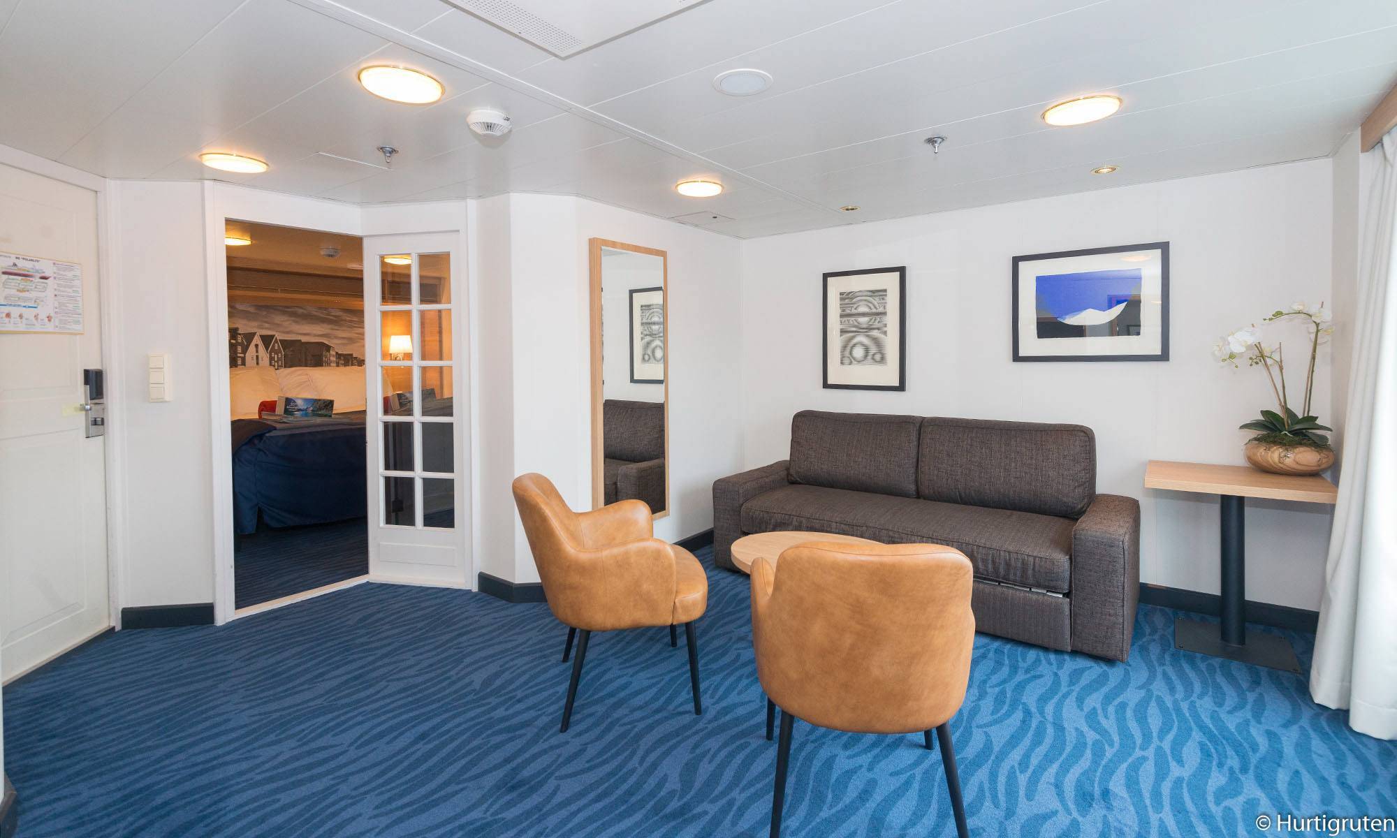 Polarlys Expedition Suite living area