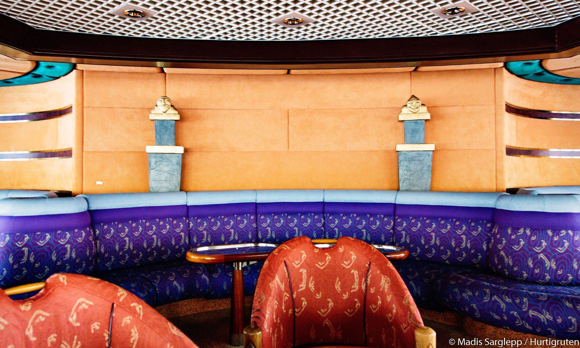 Polarlys lounge area