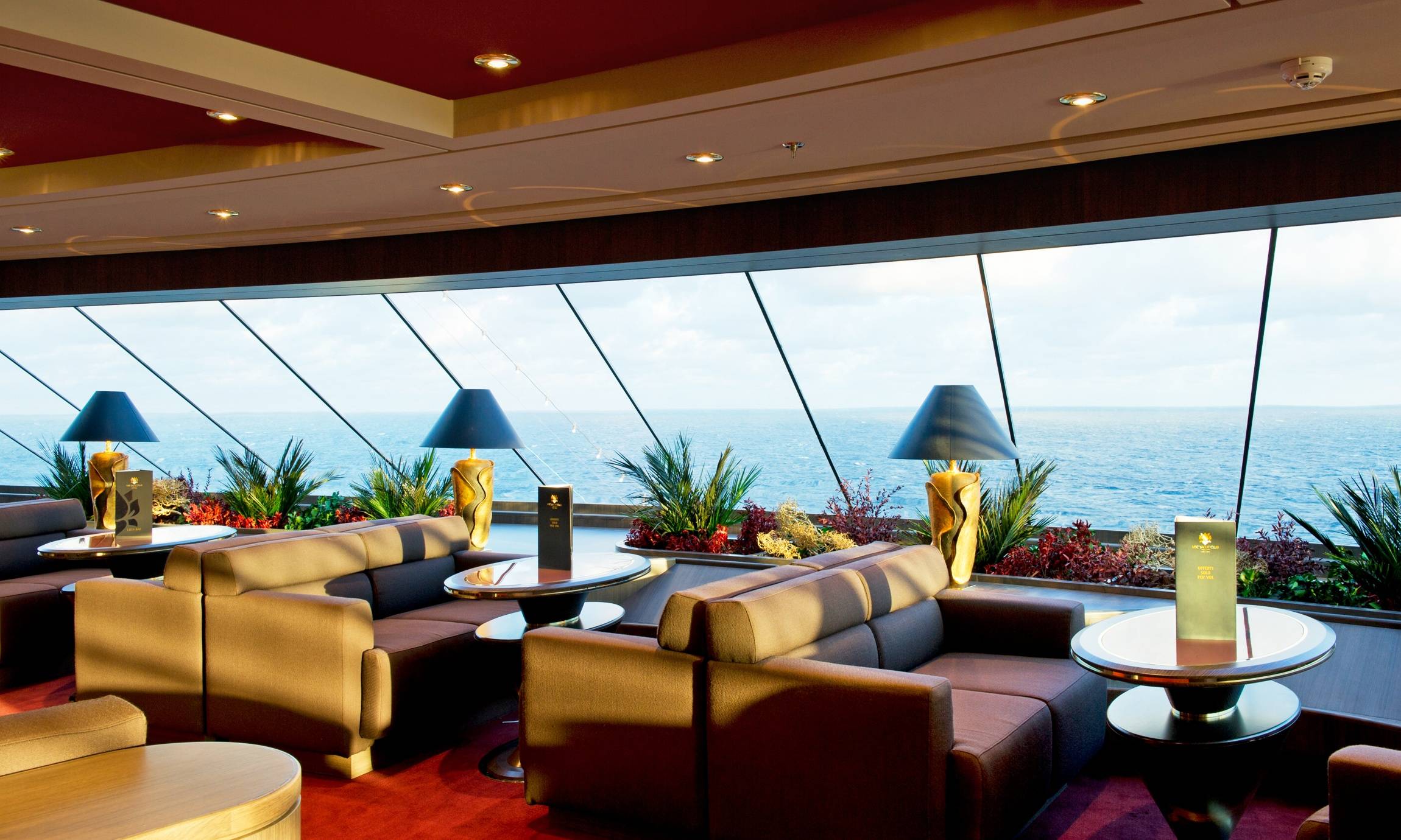 Top sail lounge
